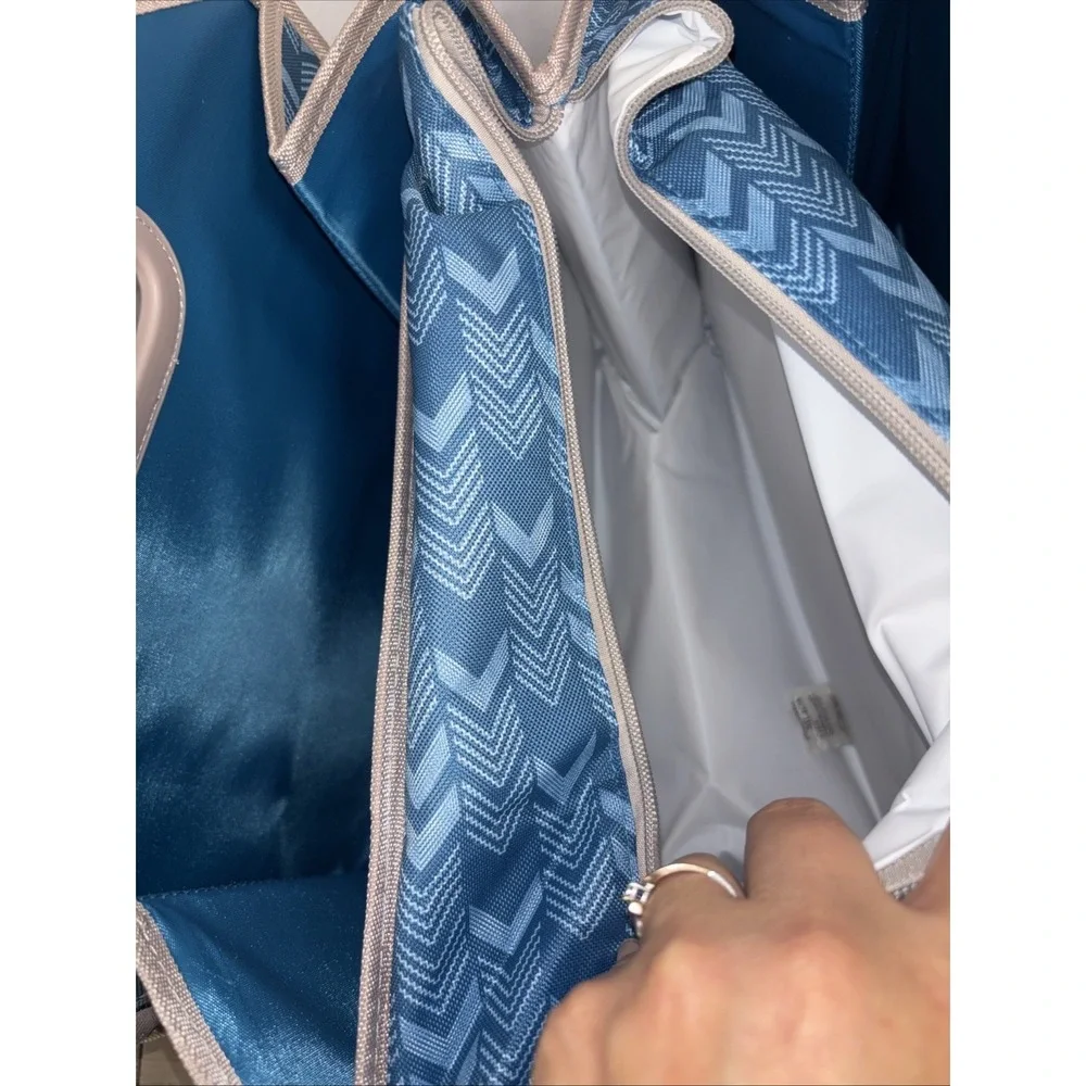 DSW Car SUV trunk Organizer Blue Chevron Cooler